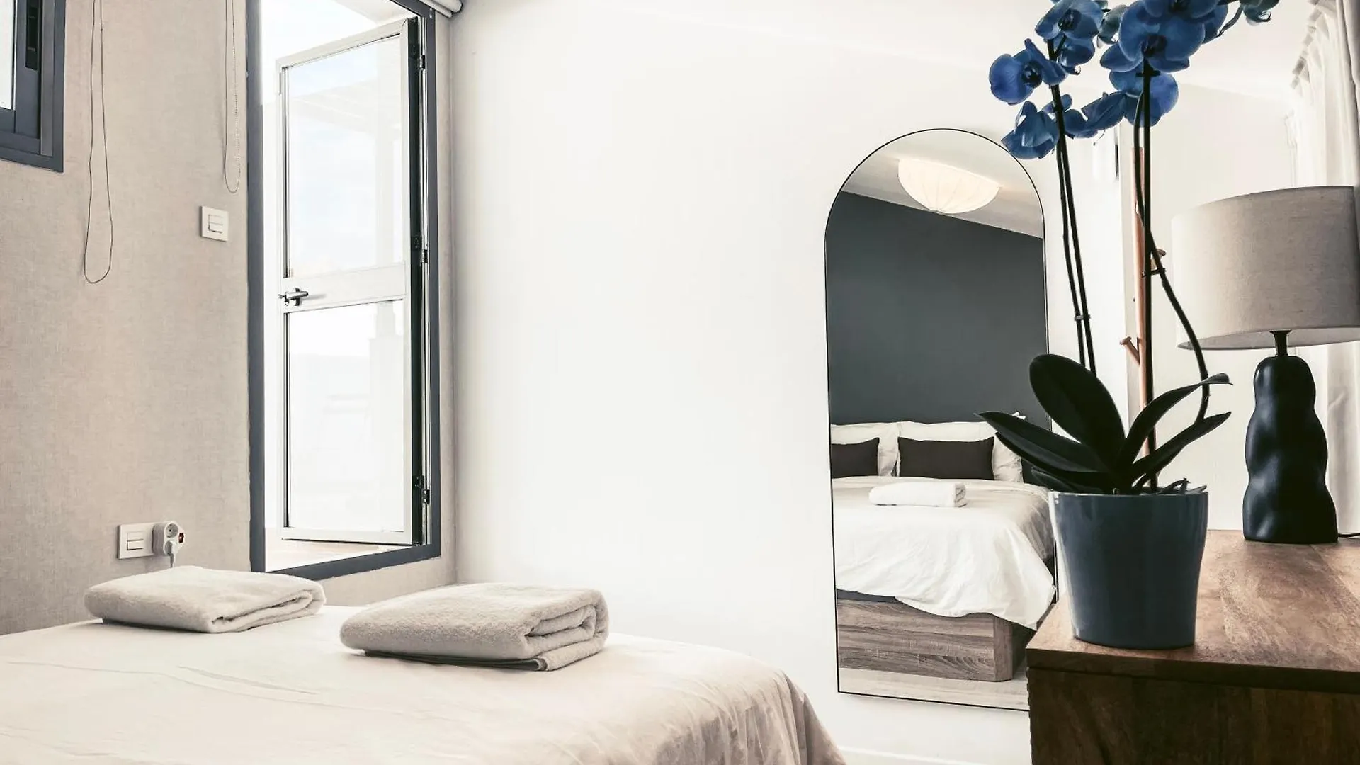 Centric Elegant & Private Terrace Apartment Malaga Spain